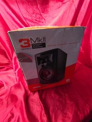 JBL Professional 3 Series 305P MkII Speaker System – Desktop – Matte Black