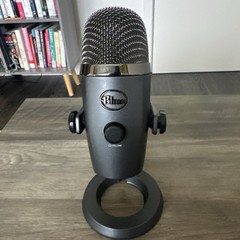Blue Microphones Yeti Nano USB Microphone – Black
