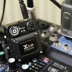 Xvive U4T9 Complete Pro Audio In-Ear Monitor Wireless System, T9 In-Ear Monitors