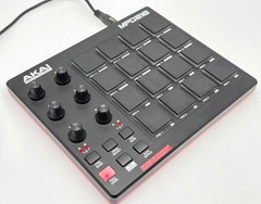 Akai Professional MPD218 USB MIDI Pad Controller 16 MPC Drum Pads Used