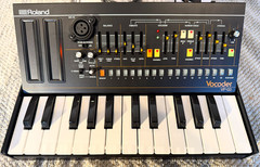 Roland VP-03 Vocoder Boutique Synthesizer w/ K-25m Keyboard, Gooseneck Mic, Manu