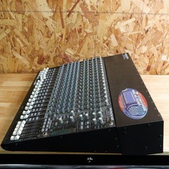 Mackie 1604-VLZ PRO 16-Channel / 4-Bus Analog Mic / Line Mixer