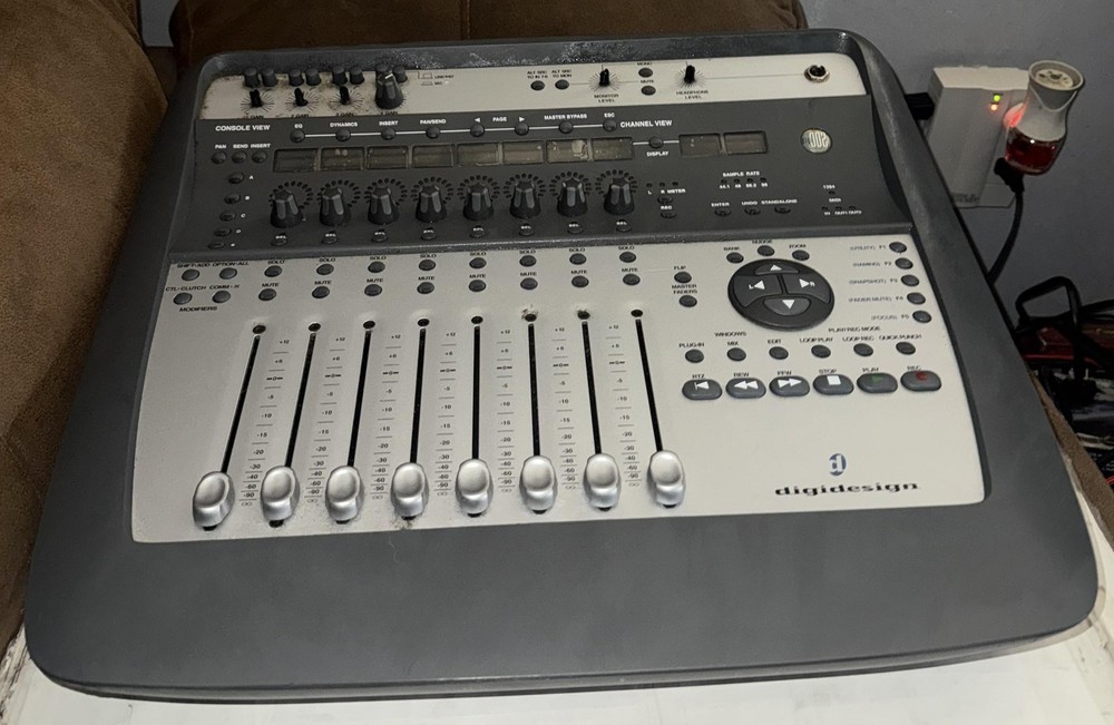 Digidesign Digi 002 MX002 FireWire Audio Interface 18×18 Control Surface MIDI