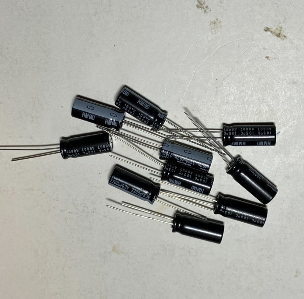 Lot of 10 Nichicon Aluminum Electrolytic Capacitors 2200uf 6.3V (A0807) NEW