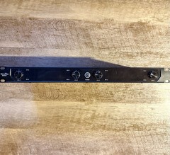 MicroKing | Wireless 4-Microphone Fixed Frequency System | 400ft Range | MK240-1