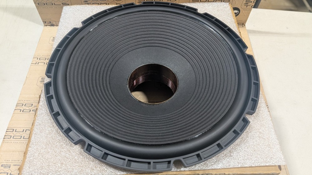 Eighteen Sound R15NLW9500 15″ Sub Transducer Recone Kit