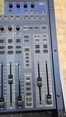 Soundcraft Si Expression 1 Digital Mixer Console w/Hard Case Attached