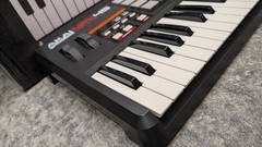 Akai Professional MPK49 – USB/MIDI Keyboard Controller – Popped Out F8 Lever