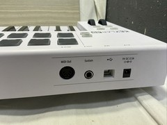 Arturia KeyLab Essential 49 Keyboard Controller USB White