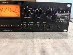 ART PRO VLA PROFESSIONAL TWO CHANNEL VACTROL/TUBE LEVELING AMPLIFIER