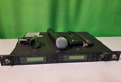 Shure UR4D-UA Wireless Receiver Kit 782-806 MHz w/ U1-UA Bodypack, (2) Antenna