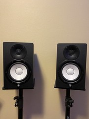 Yamaha HS7 Active Studio Monitor Pair 95W 6.5in Black XLR/TRS Wired