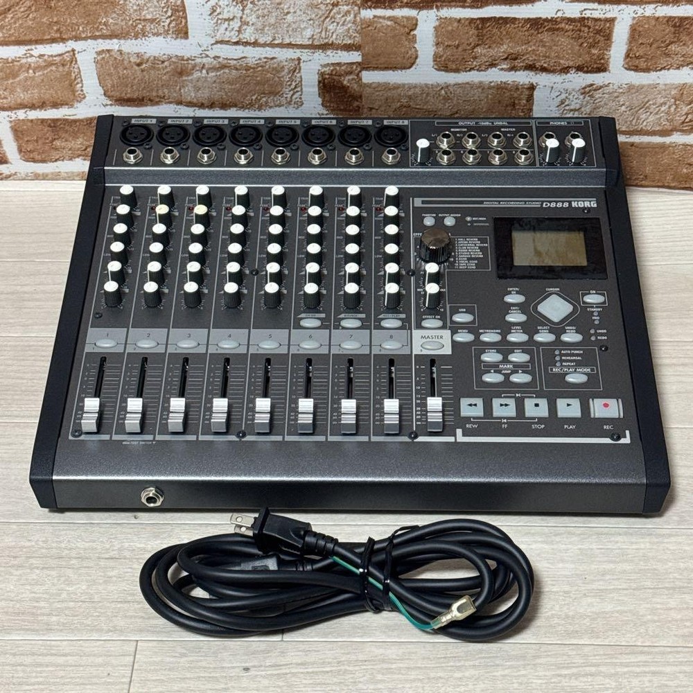 KORG D888 8-track MTR with 80GB HDD Tested, working well, in good condition.