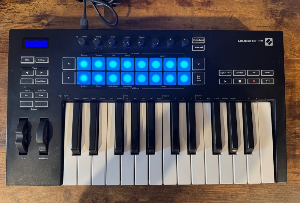 Novation Launchkey 25 With Power Cable – Used