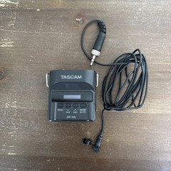 TASCAM DR-10L Portable Digital Recorder Battery-Powered w/ Lavalier Mic Black