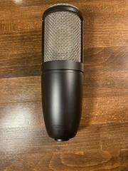 AKG P220 Large Diaphragm Condenser Microphone w/ Shock Mount and Case