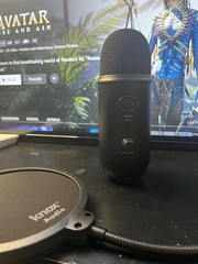 Blue Yeti 988-000402 USB Blue Microphone