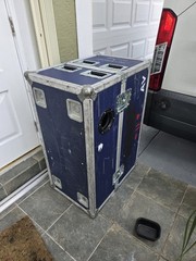 OLYMPIC SONY 32″ MONITOR ROAD CASE, USED, CASTERS AND LOCKS FUNCTIONAL