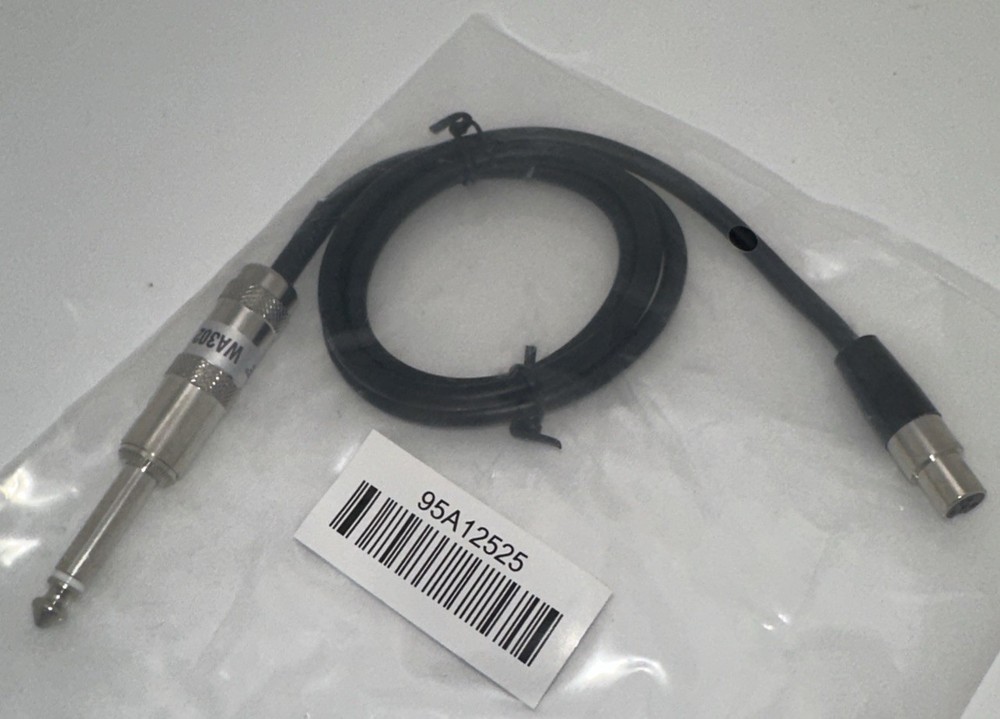 🌟Shure WA302 – Wireless TA4F to 1/4″ (2.5′ TA4F to Guitar Cable) 95A12525