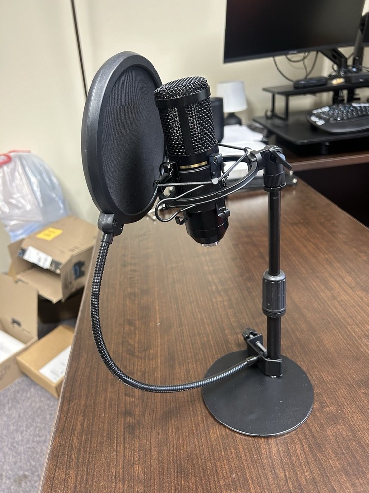 Podcast Microphone Naomi BM-800 With Stand, Pop-Filter, And Windscreen