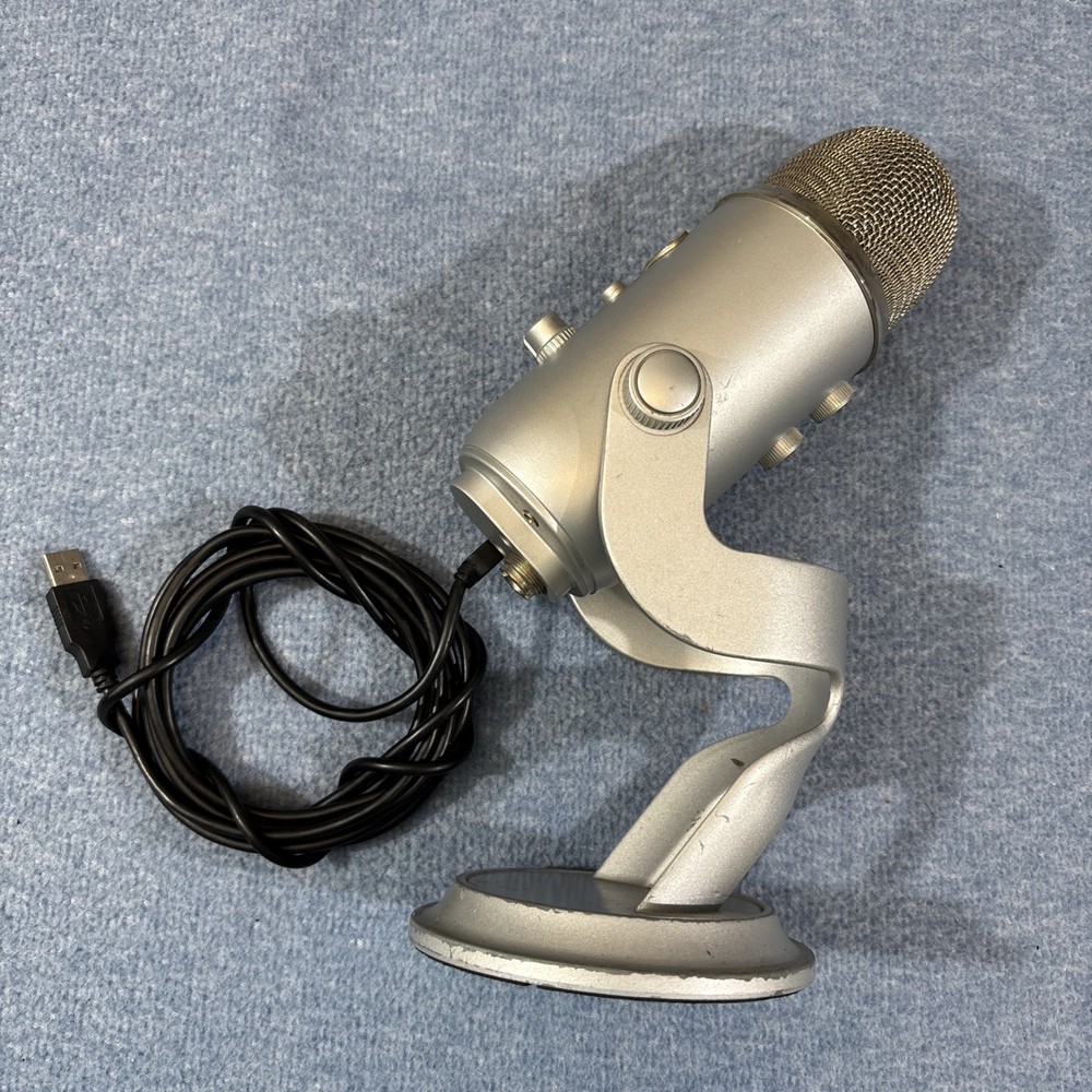 BLUE Yeti USB Condenser Microphone Silver Gray PC Recording Streaming