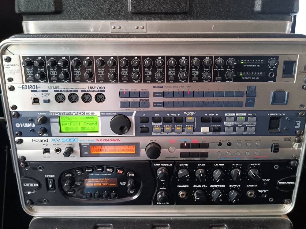 Edirol UM-880 MIDI Interface / Router / Mixer