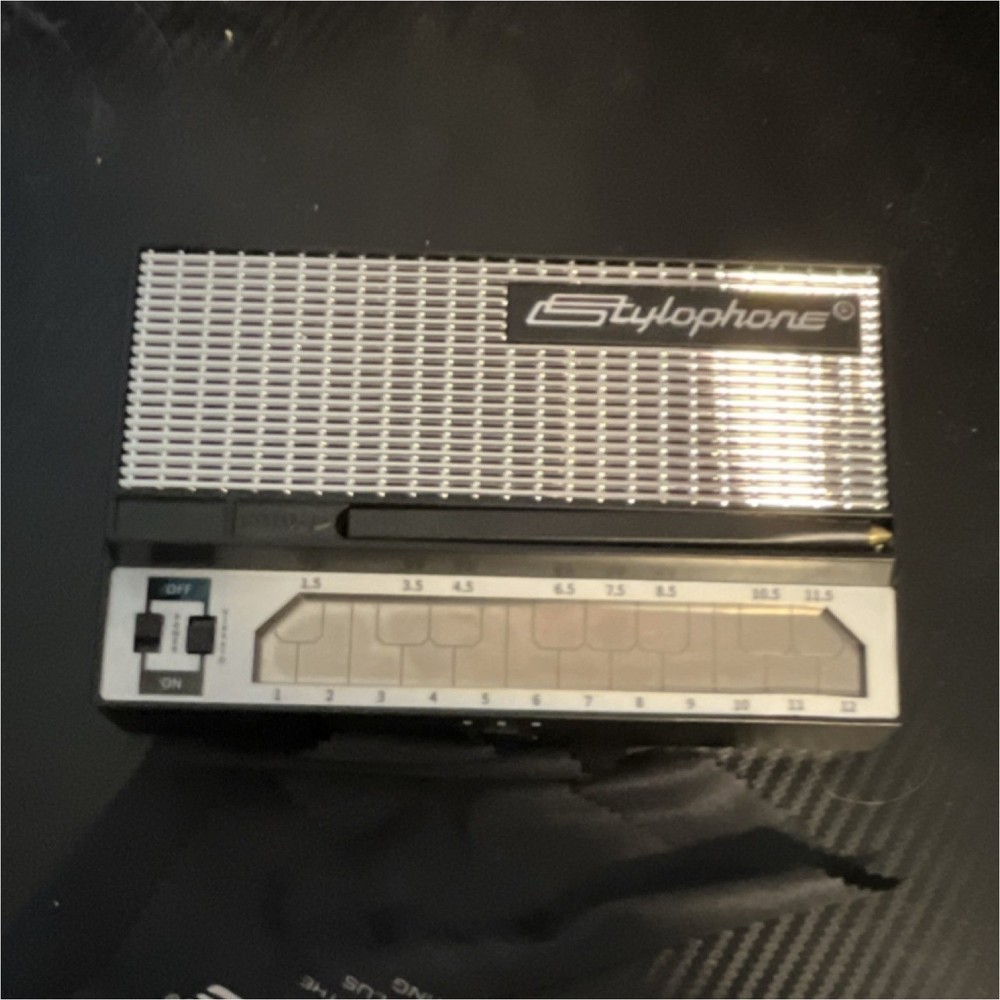 Stylophone 12-Key Portable Electronic Model – READ DESCRIPTION