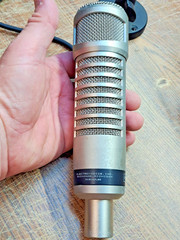 Electro-Voice RE27 N/D Wired Microphone with Model 309A, Heil PL-2T Stand