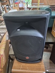 Harbinger VARI V2112 Powered Speaker 15″ × 23. 600W 2-Way Powered Loud Speaker