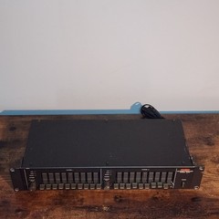 Fostex Model 3030 Dual Channel Graphic Equalizer Rack Mount – Powers On