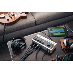 Universal Audio Volt 476p USB Audio Interface 4 Pre/4 Line with 76 Compressor