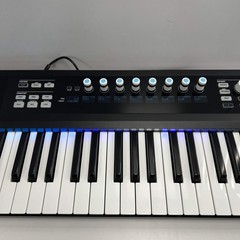 Native Instruments Komplete Kontrol s49 Controller keyboard