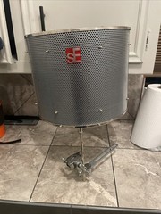 SE Electronics Reflexion Filter PRO Portable Vocal Booth shield WITH MOUNT
