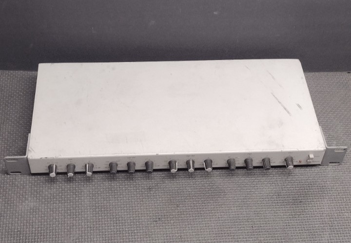 Peavey PME 4, Four Band Parametric Equalizer, Eq, Vintage Rack no power cord
