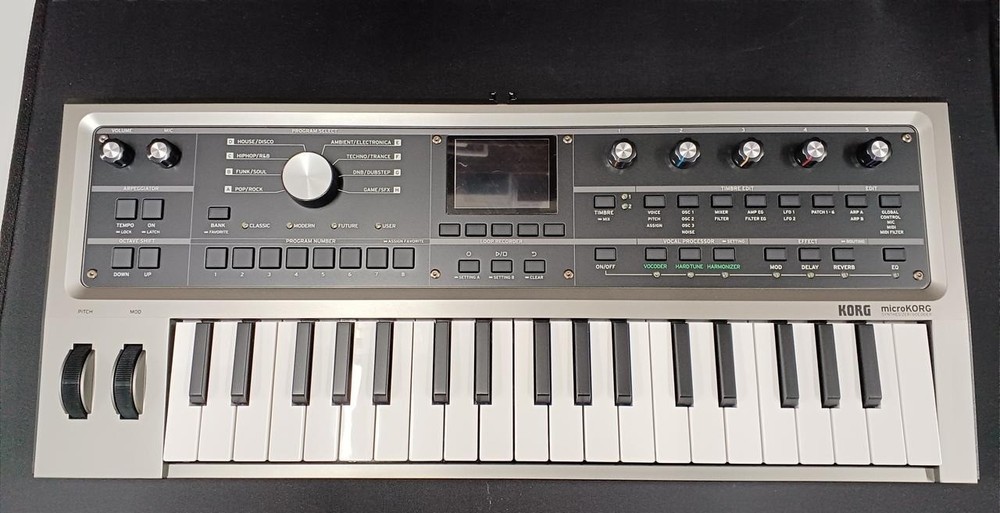 KORG microKORG2 MK-2 Synthesizer Vocoder 37-Key Mini Keyboard w/ Adapter Tested