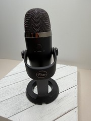 Logitech (Blue) Yeti nano Condenser Cardioid Microphone – Blackout