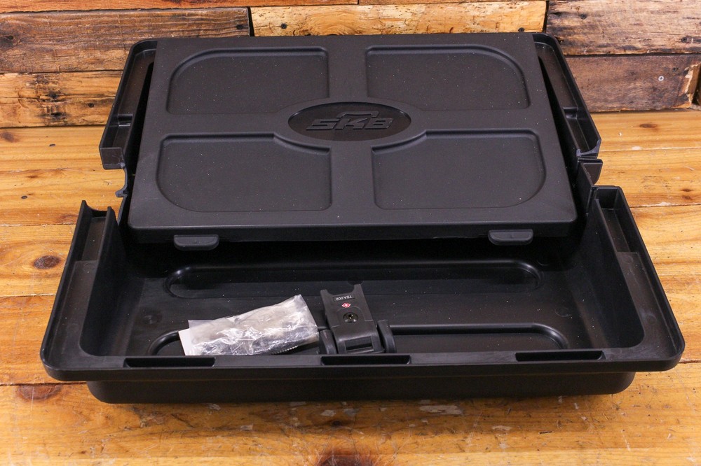 SKB 1SKB-R106W 10 x 6 Rolling Compact Rig 6 RU Space Black DAMAGED