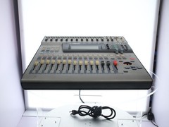 YAMAHA digital mixing console O1v 60Hz 120V 70W W/AC Adapter Powers-On