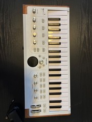 Arturia Astrolab 37 Key Keyboard/Synthesizer (with Original Box, Power Supply)