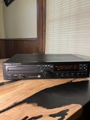 Tascam CD-RW700 CD Player – Black – See Description