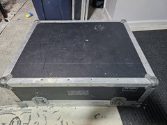 Allen & Heath Qu-24 24-Channel Digital Mixing Console with Roadie Case