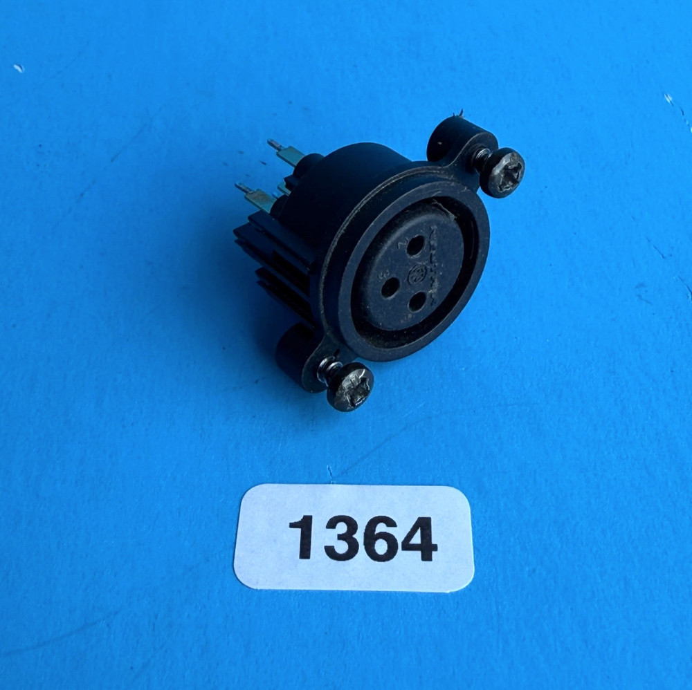[FRS] MACKIE 1202-VLZ Pro Mixer OEM Part: Mic Input NEUTRIK XLR Female Socket