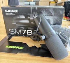 New SM7B Cardioid Dynamic Vocal Broadcast Microphone Sealed in box Black