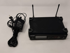 Shure Wireless Receiver SLX4-J3 572-596Mhz w/ Antennas & Power Supply