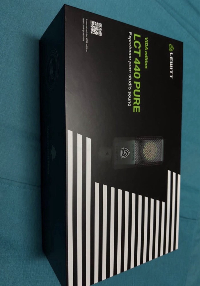 Vida Edition LEWITT LCT 440 PURE XLR Mic w/ Shock Mount Green