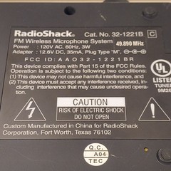 RadioShack FM Wireless Microphone System No. 32-1221B DC 12.6 Volt Plug Type „M“