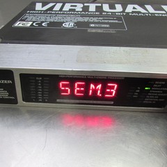 Behringer Virtualizer Pro Multi-Engine Effects Processor DSP2024P – for Parts