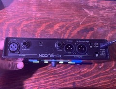 TC-Helicon VoiceLive Play Acoustic Guitar and Vocal Effects Processor Pedal