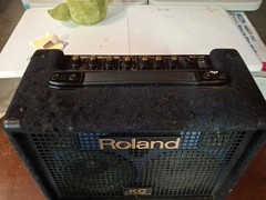 Roland KC-110 Keyboard Amplifier, Compact & Battery-Powered, Excellent Condition