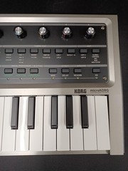 KORG microKORG2 MK-2 Synthesizer Vocoder 37-Key Mini Keyboard w/ Adapter Tested